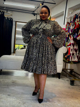 Load image into Gallery viewer, Lady Posh
